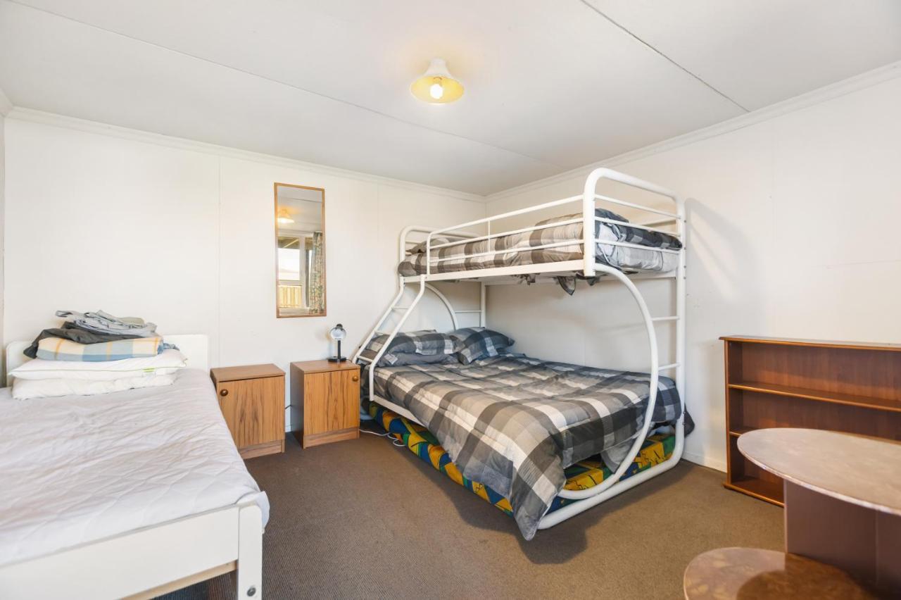 Get The Family Together Under One Roof Cromwell Exterior foto